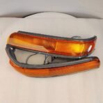 Pair of Toyota HiAce 1998-2004 corner light turn signals Crystal signal lamp for Toyota Regius Ace LH172 25W halogen front corner indicator light for Toyota HiAce Left and right replacement corner turn signal assembly OE 8151026060 Clear front corner lights for Toyota HiAce van repair